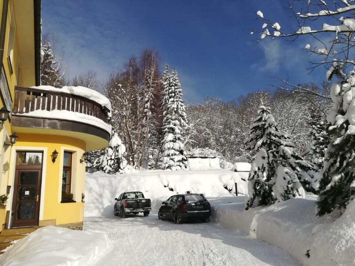 Hotel Lucni Dum Janské Lázně Esterno foto